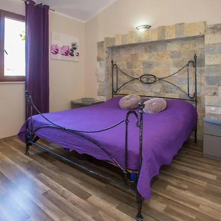 Emma * Nova Vas (Porec)